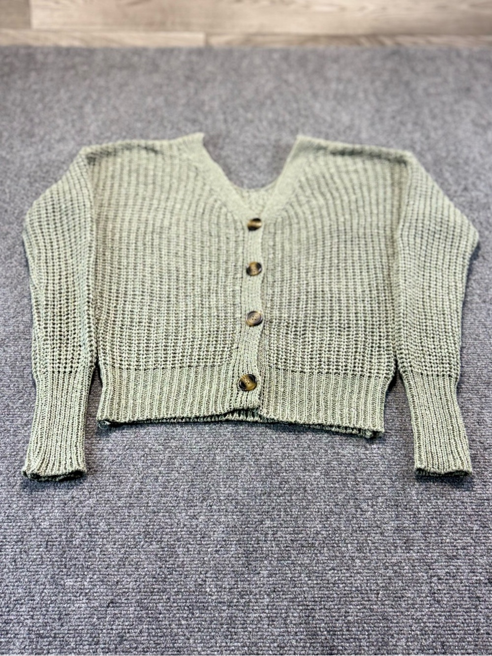 Sincerely Jules Sage Green Textured Knit Cropped Cardigan Sweater Wo sz
M